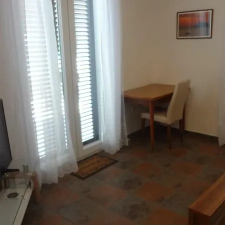 Lucija Apartamento Tisno