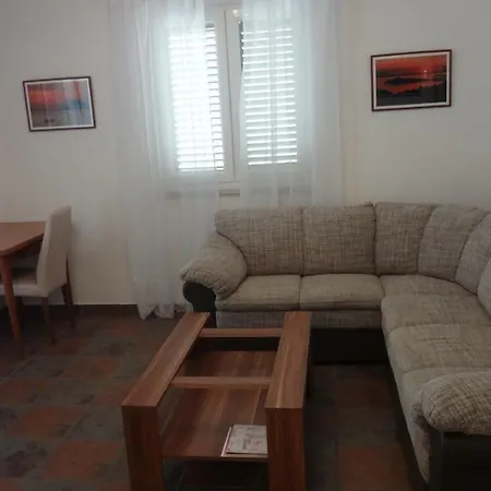 Apartamento Lucija Tisno