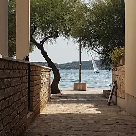 Apartamento Lucija Tisno
